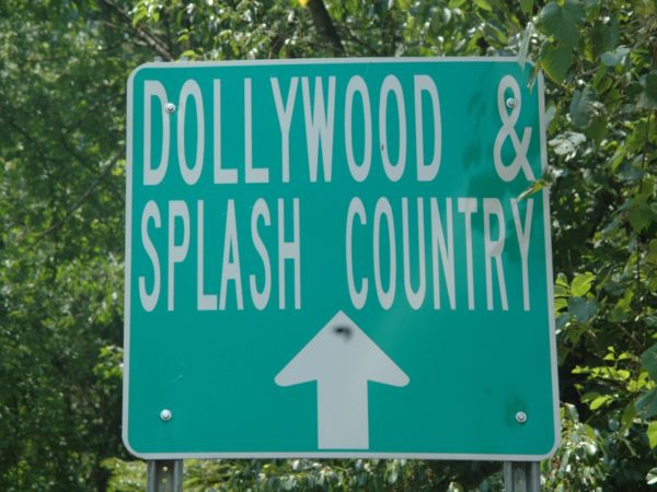 dollywood splash country