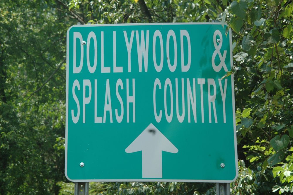 4 Easy Ways to Save Money at Dollywood’s Splash Country in Pigeon Forge