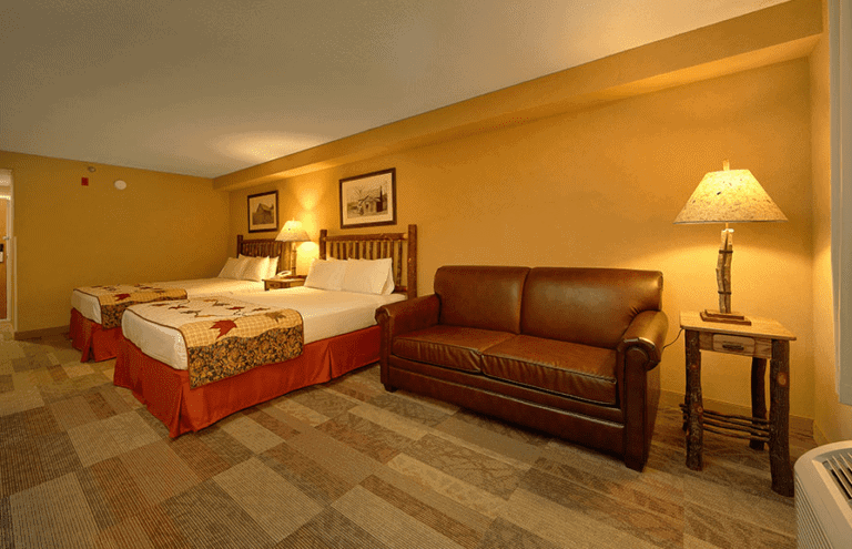 4 Ways to Save at Oak Tree Lodge in Pigeon Forge TN