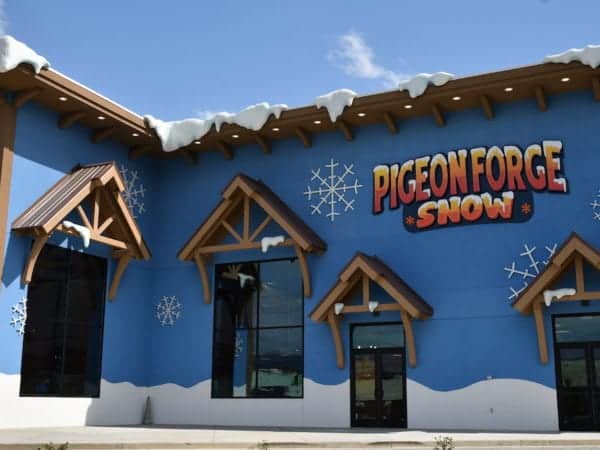 outside of pigeon forge snow