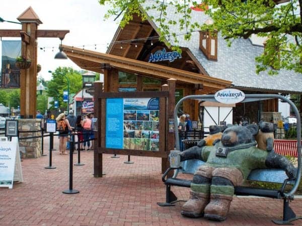 Anakeesta in Gatlinburg during spring