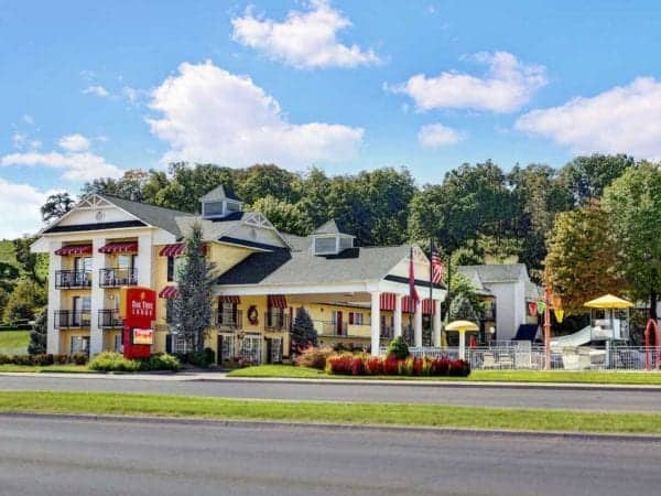 pet friendly sevierville hotel