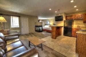 family suite in hotel in sevierville