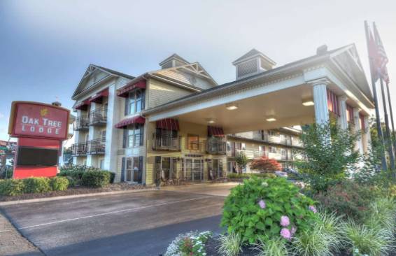 Oak Tree Lodge hotel in Sevierville TN